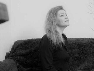 Chat video erotica adele-radiant