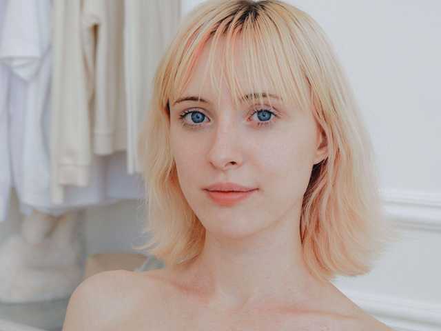 Foto del profilo AdelinaCowell