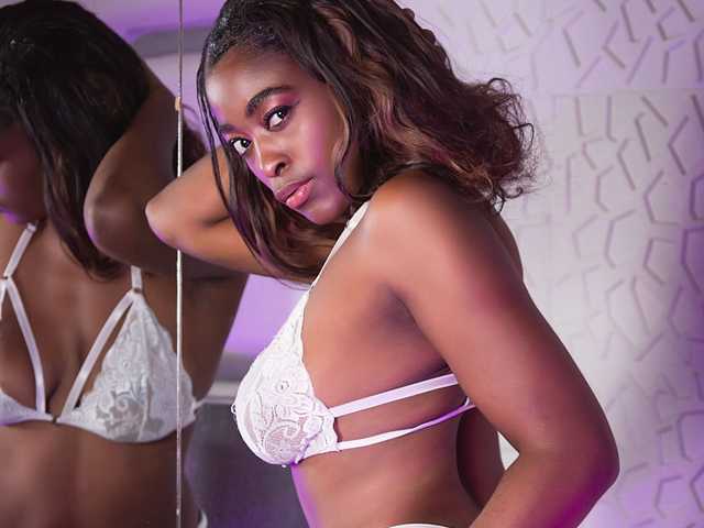 Foto del profilo AdrianaCampbell