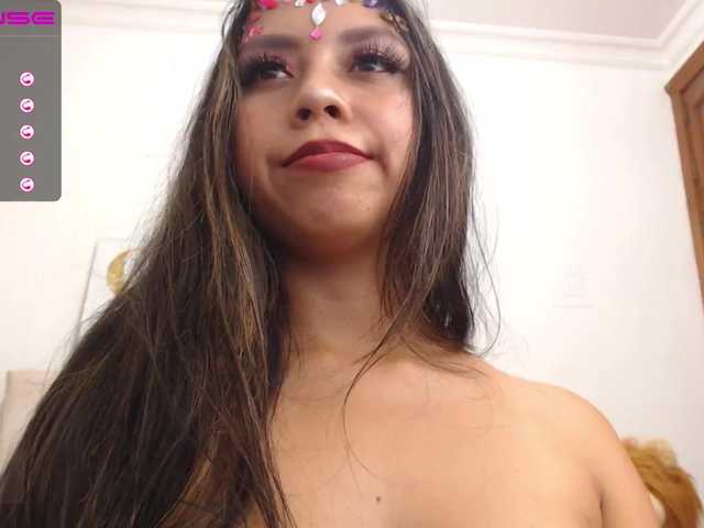 Fotografie AlannaMorris Lovense Lush : Device that vibrates longer at your tips and gives me pleasure :licking :sed_kiss #lovense #latina #18 #ahegao #squirt #anal