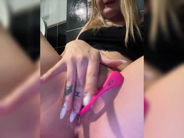 Fotografie Alice0Kitty SHOW WITH DILDO AND SQUIRT 2051 Favorite vibration 21