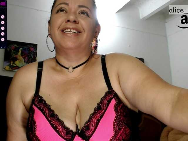Fotografie AliceTess Let's have a great time together, make me feel happy and horny with u tips!! #milf #latina #mature #bigtits