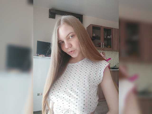 Fotografie alisekss8 Hello boys!) Im Alice, Im 24 age. Subscribe to me and put a heart!) Subscription for tokens!) I undress in private or in a group, not in public) Collecting tokens for a new camera!!)