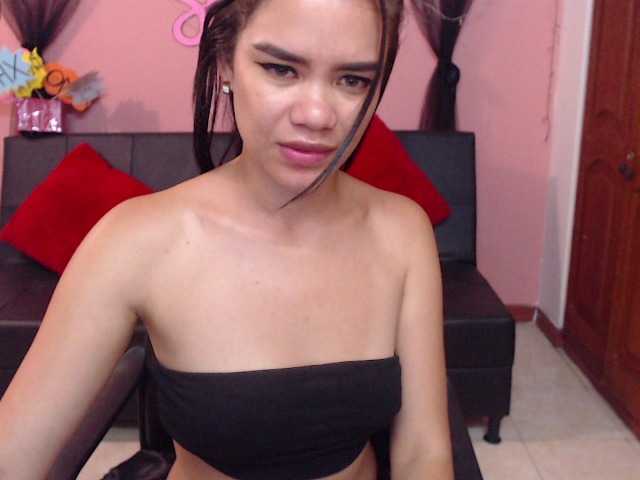 Fotografie AmberFerrer Hi guys, want to see my bathroom show? We are going to have fun a little, embarking on my face and whatever you want #teen #bigass #latina #bigboobs #feet
