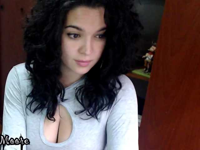 Screenshot di trasmissione AmyMoore