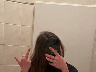 Chat video erotica anirie_findom