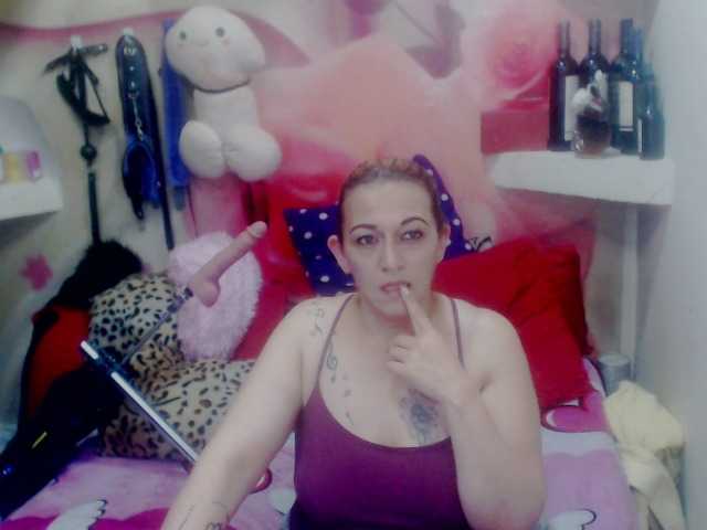 Fotografie annysalazar I want to premiere my new toy come help me achieve my goal 100 tokens For every 3 tokens vibration ultra long let's have me wet