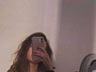 Chat video erotica AriellaFerr00