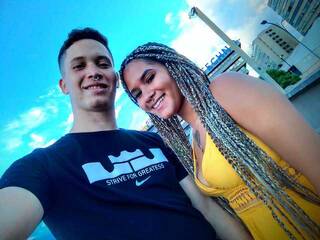 Chat video erotica ArthurandAlix