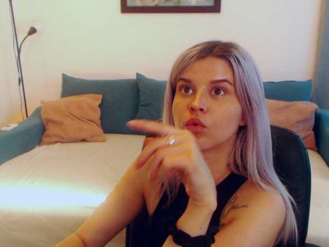 Fotografie AryaJolie TOPIC: Hey there guys!! Let's have some fun~ naked strip 444tks, more fun pvt is on, or spin the wheell 199 or 599tks,kisses:*:*~