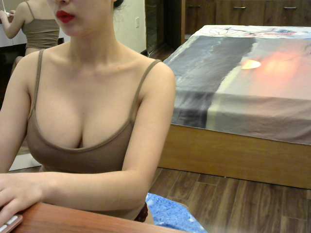 Fotografie BabyWetDream Hi guys, my name is Mihako, flash boobs is 91 tokens, flash pussy is 99, dance is 100 squirt 500 --Need to 1000tokens squirt right now..