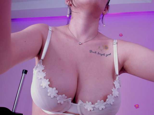 Fotografie bella-adams Hey! im so happy u be here with me ♥ let's have fun ♥ #latina #skinny #bigboobs #bigtits #bigass #squirt #blonde #cute