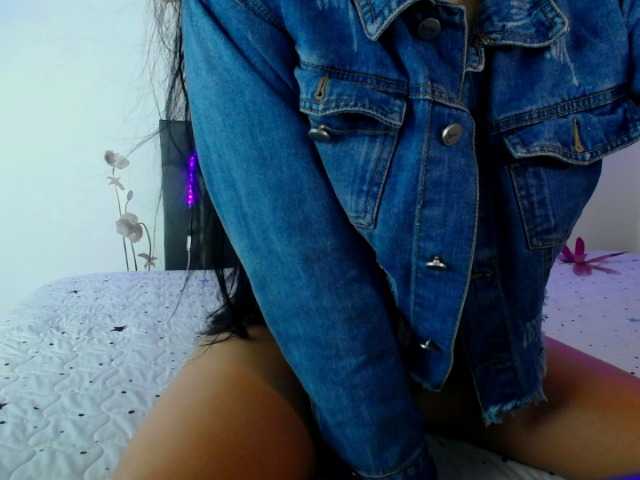 Fotografie blueberry-emm echarme aceite en las nalgas [15 tokens left] #bigboobs #18 #mature #latina #new #teen #milk #feet #pant #mistress #smalltits #bdsm #indian #skinny #daddy #young