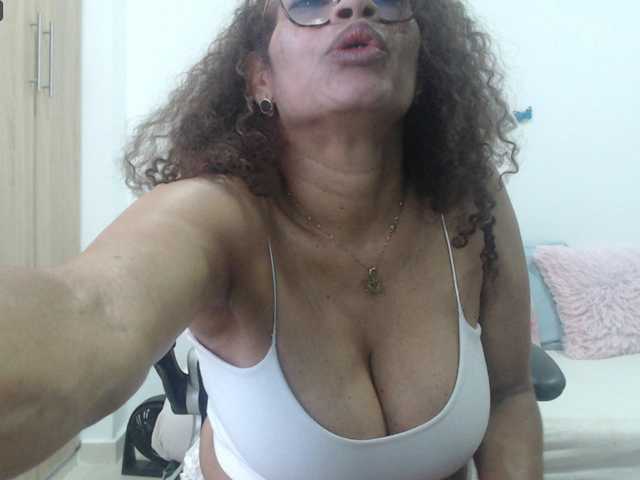 Screenshot di trasmissione BustyXMilf