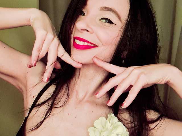 Foto del profilo CarlyHills