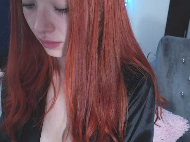 Screenshot di trasmissione CarolineJames