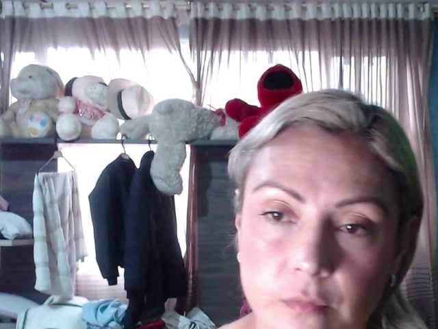 Screenshot di trasmissione Charlizetheron1