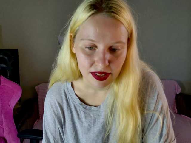 Screenshot di trasmissione charming-blonde
