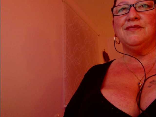 Fotografie Connyat99 Make Mistress Conny happy with the vibration 201 ultra high kiss tits flash 80 tips guys kiss only german here pm 20Domi 5 min steuern 200 tips