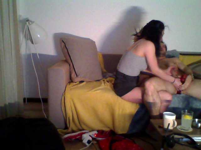 Screenshot di trasmissione Coronajunkies