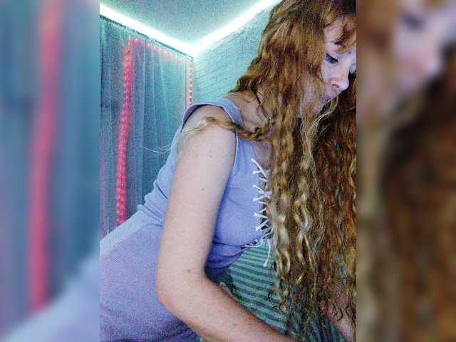 Fotografie Curlyhair65 Hello sweet)l missed) my lovense works from 1 too, favorite vibration 20 tok