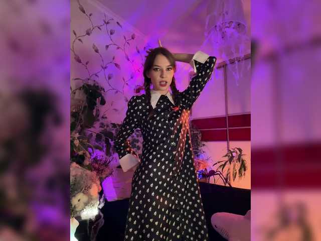 Screenshot di trasmissione WednesdayFridayAddams