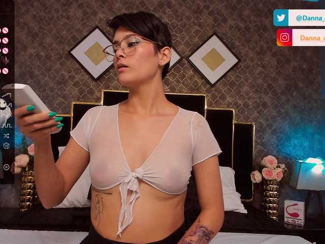Fotografie DannaCartier I'm Danna✨ All requests are full in private(discussed in pm) ❤put love!REMEMBER FOLLOW ME IN IGTW: danna_carter_ #dom #smalltits #schoolgirl #shorthair #teasing remain @remain of @total (PAINTBODY SHOW AT @total) TY FOR YOUR @sofar Tks