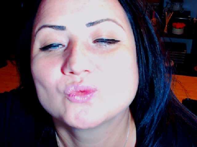 Screenshot di trasmissione KinkyDomina