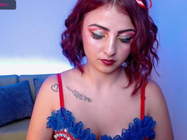 Fotografie Diamond-Red ❤️Hi guys❤️ I'm watching my father masturbating, and that made me very horny ... come help me to culminate my orgasm ♥ ♥ #lovense #ahegao #bdsm #squirt #dirty