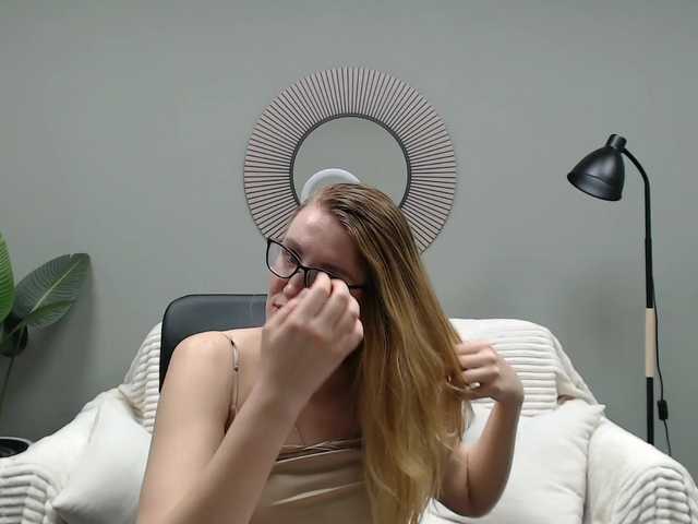 Screenshot di trasmissione ElizabethLowerence