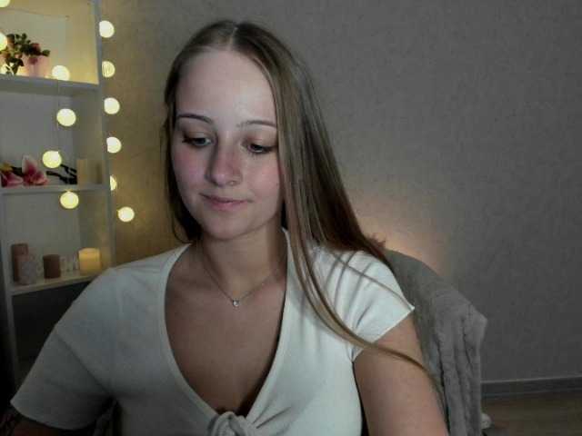 Fotografie ElsaJean18 Enjoy my lovely #hot show! Warm welcome to everybody! I want to feel you guys #hot #teen #dance #show