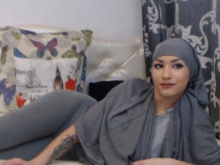 Fotografie ElyshaArabian ohmibod on; 75 tks flash boobies; 100 tks flash face; 110 tks flash ass; 130 tks flash pussy; 200 tks flash hair; 1000 tks striptease :*