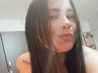 Chat video erotica EMILIA-BLACK