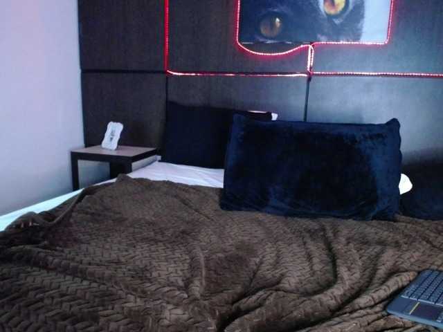 Fotografie Emily-ayr Hello guys ♥♥ welcome to my room #new #feet #latina #bigass #cute