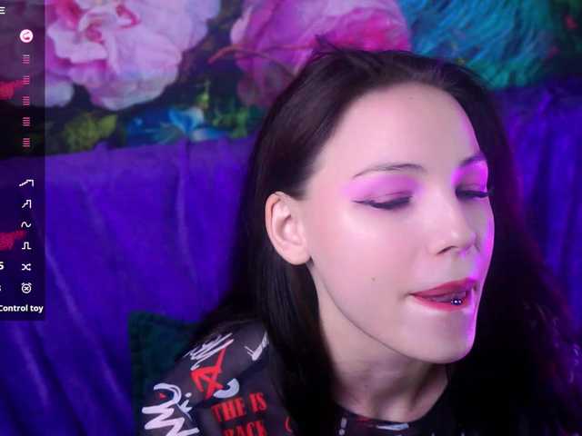 Screenshot di trasmissione EmilyLuxxxury