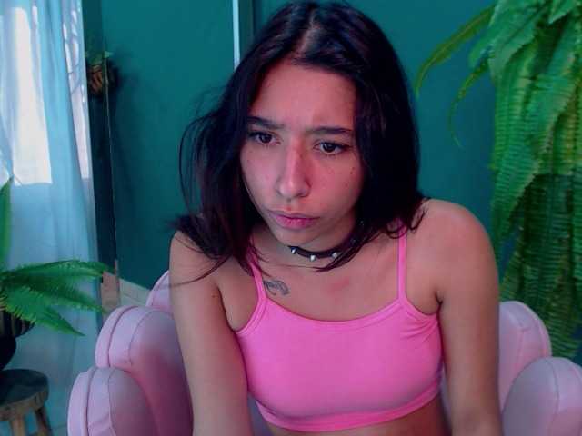 Fotografie emilymadness Make me cum and squirt hard #latina #new #18 #young #smalltits #deepThroat #cum #squirt #playdildo [1000 tokens remaining]