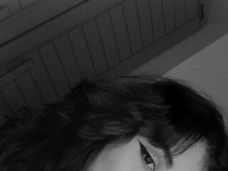 Chat video erotica Emyli-rousse-