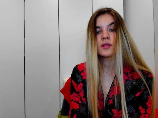 Fotografie evalovia69 Hello Guys welcome to my room, #cum see how a good show look like with a #fit #horny # latina girl