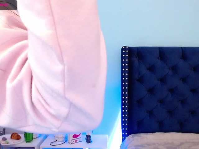 Fotografie EvelynTomson 'CrazyGoal': let's play and enjoy my delicious juices ♥ at ride dildo + squirt #squirt #pussy #daddy #18 #teen @ 299