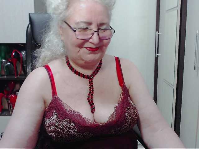 Fotografie GrannyWants all shows in clothes only for tokens.. undress only in private