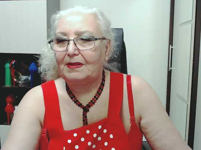 Fotografie GrannyWants all shows in clothes only for tokens.. undress only in private