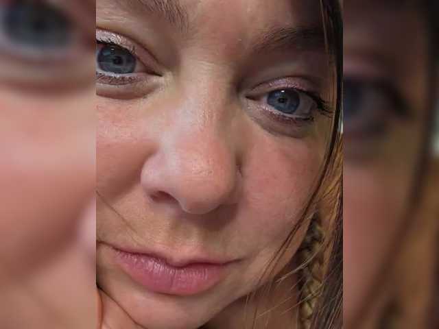 Screenshot di trasmissione FLUFFY_BEAUTY