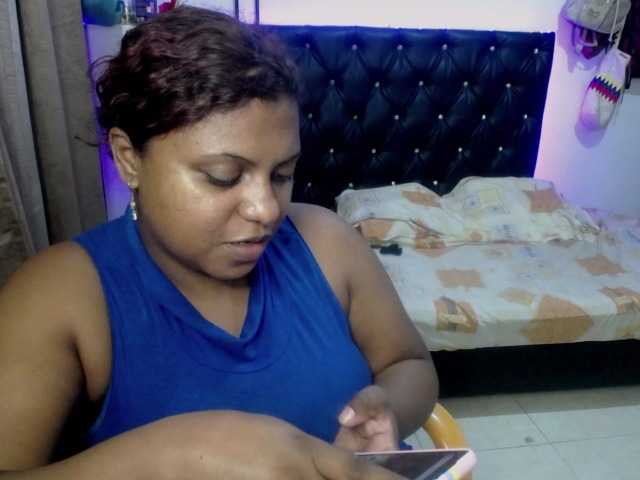 Fotografie hannalemuath #squirt #latina #bigass #bbw helo guys welcome to my room I want to play and do jets a lot today