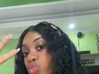 Chat video erotica Hannan-baker