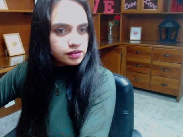 Screenshot di trasmissione HillaryStonex