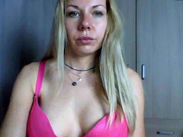 Fotografie HotDiana4U Sexy blond hottie - big natural tits - great ass - i love sex!,)