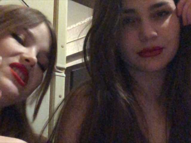 Screenshot di trasmissione Liza_and_Vika