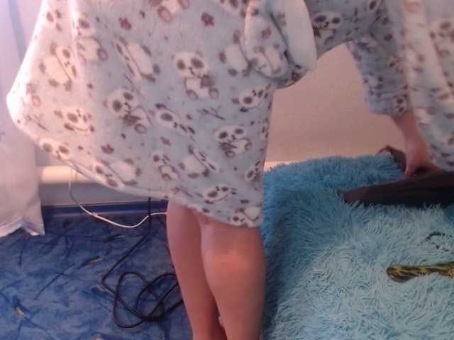 Fotografie HottyAssGirl Stand up35 see u cam 38 boobs 40 ass 55 pussy 75 play pussy 200 cum show 280 squirt 400 play with toy 500 take off mask 100