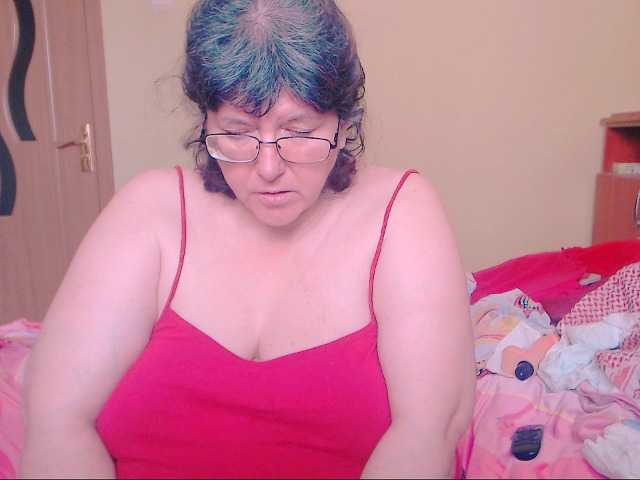 Screenshot di trasmissione HugeTitsXXX