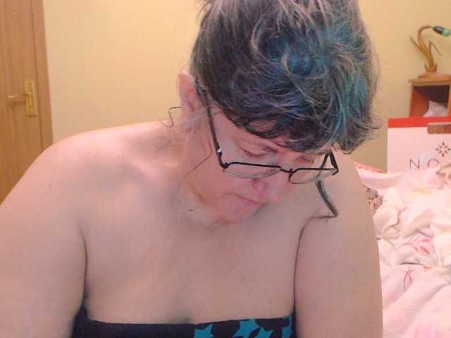 Screenshot di trasmissione HugeTitsXXX